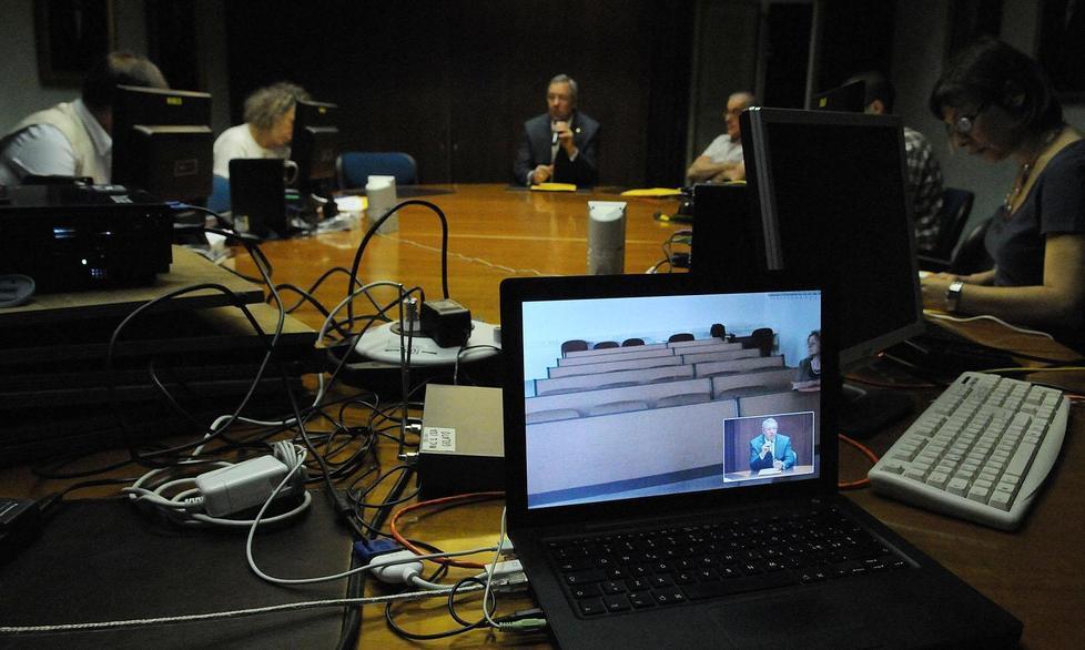 Videoriunioni e controlli Così l’industria si difende 