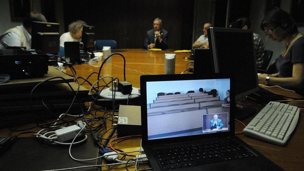 Videoriunioni e controlli Così l’industria si difende