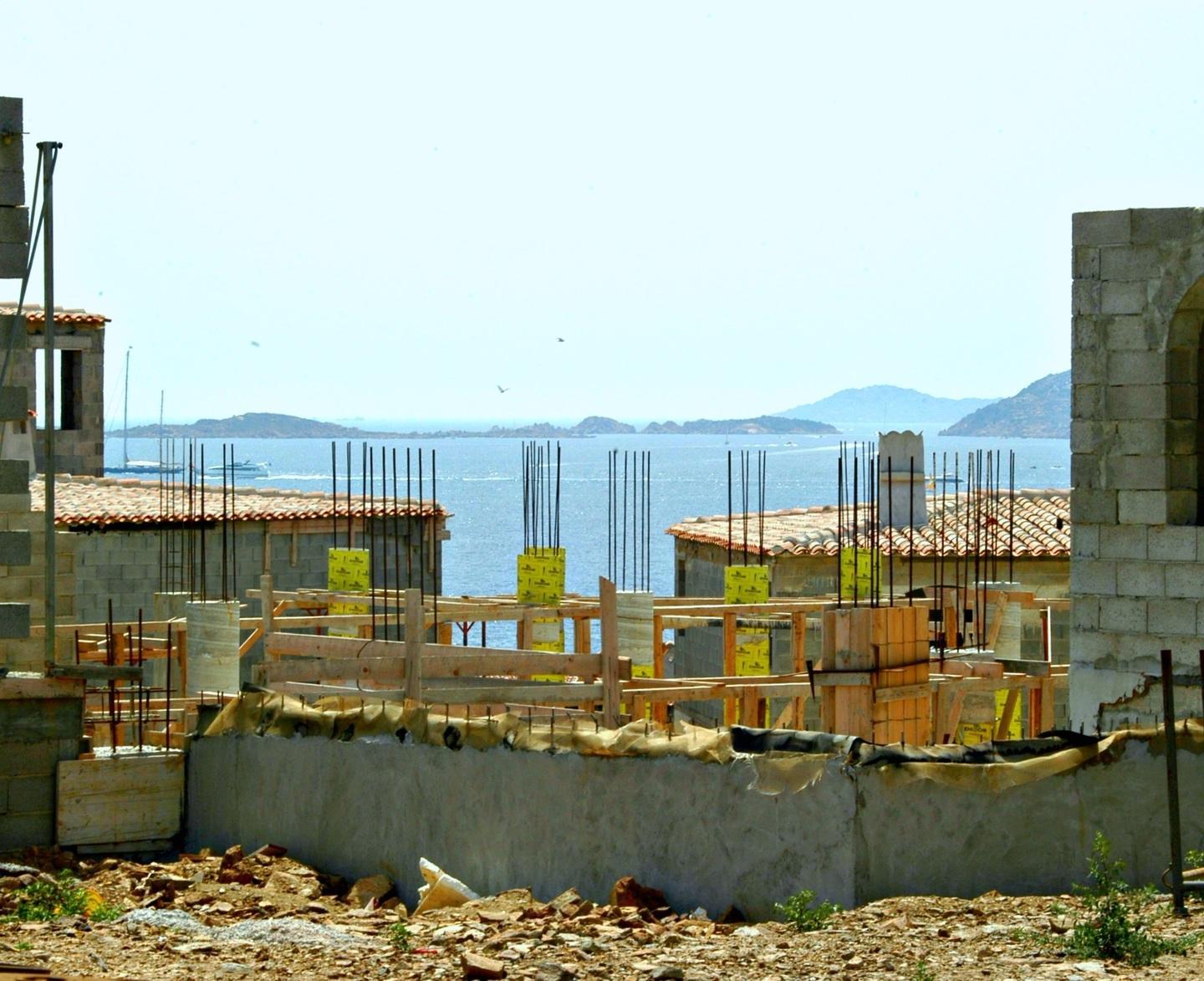 Gli ambientalisti contro la nuova legge urbanistica sarda