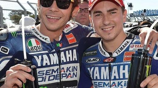 Amici mai, ma la stima ora c’è: Vale-Lorenzo, come si cambia