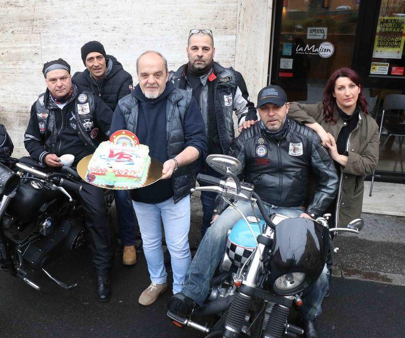 Senza figli dopo l’infarto: un gruppo di bikers aiuta un padre ferrarese a riavere i due bimbi 