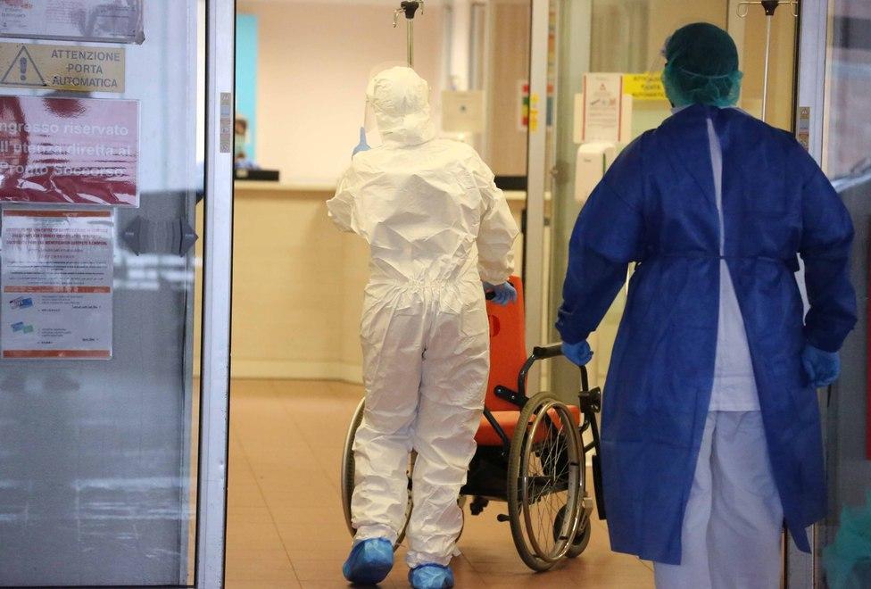 Il pronto soccorso di Reggio Emilia sfida il Coronavirus: «È stato in Cina, Lombardia, Veneto?»
