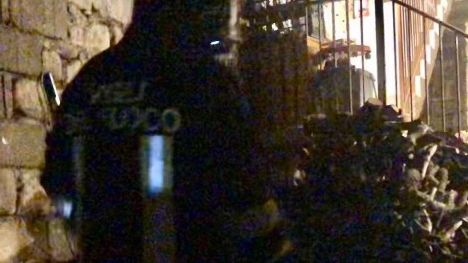 Orgosolo, incendio dentro una legnaia