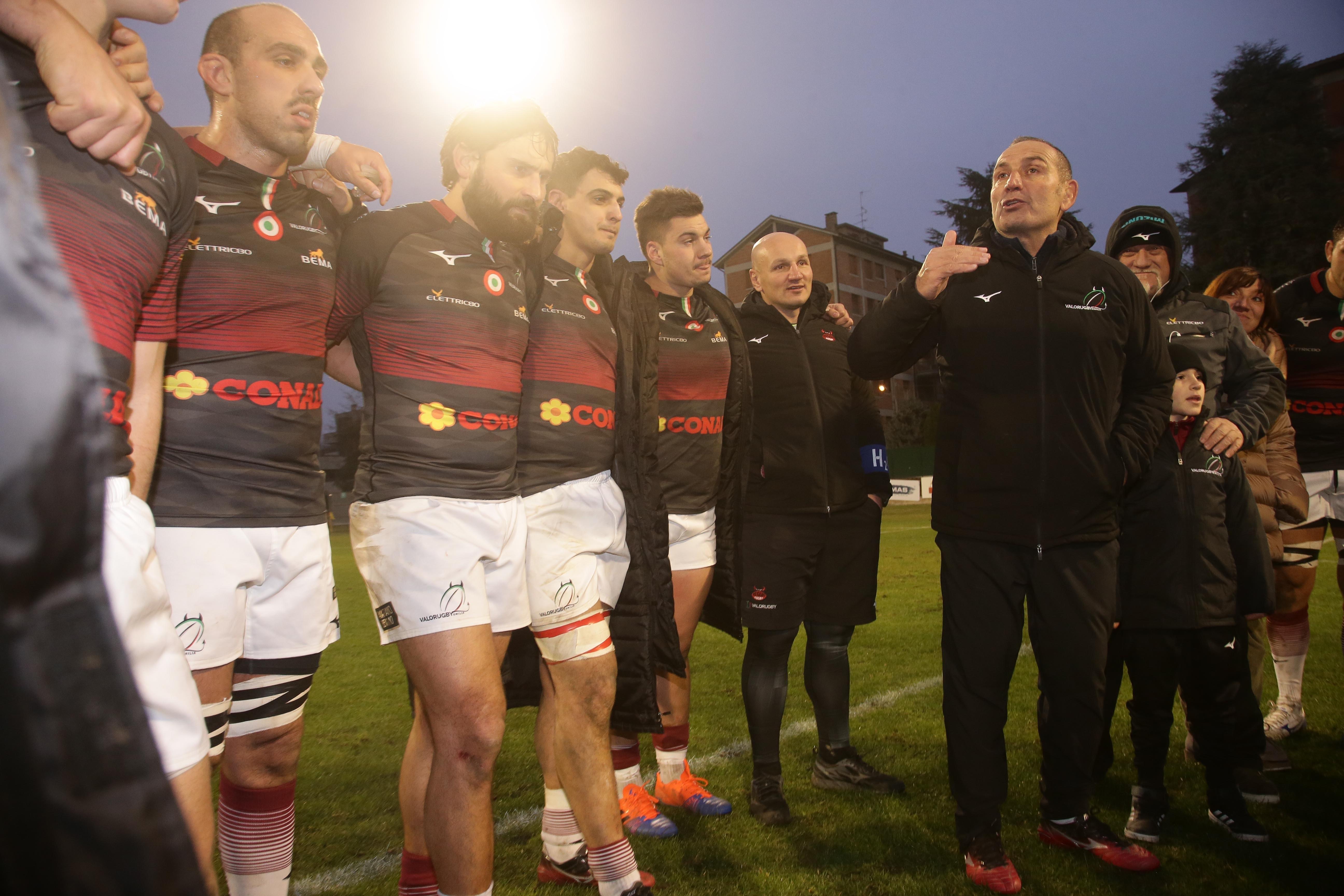 Il tecnico Roberto Manghi indottrina la squadra
