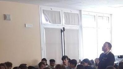 I ragazzi dell’istituto Borsi fanno lezione coi carabinieri