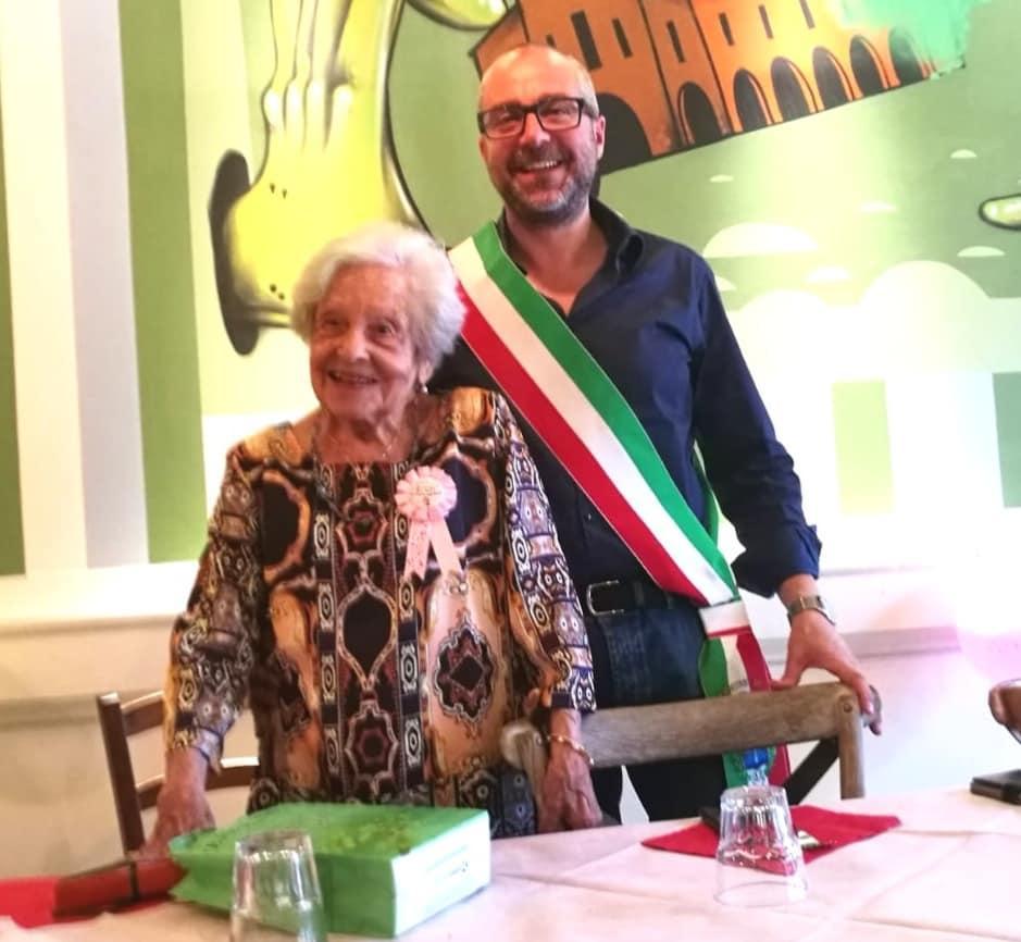 Armida Bertelli con il sindaco di Pontedera Matteo Franconi