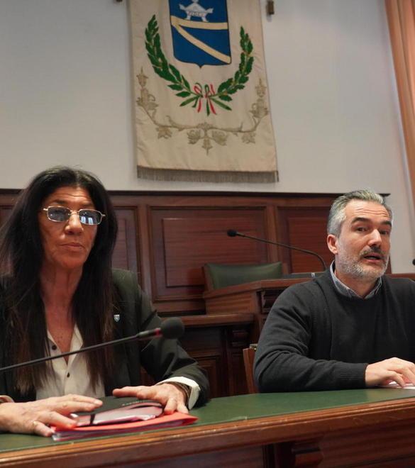 Troppe saracinesche giù, via ad un concorso di idee 