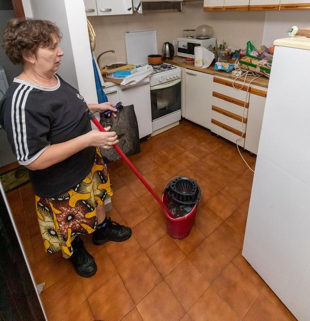 Si rompe un tubo e la casa si allaga