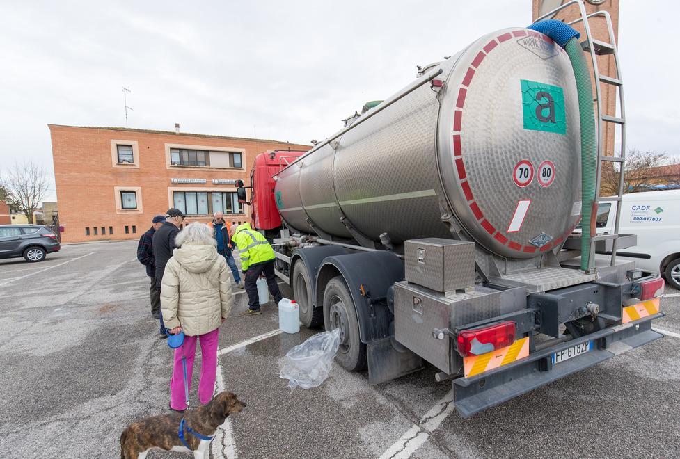 Berra e Cologna senz’acqua Autocisterne nelle piazze 