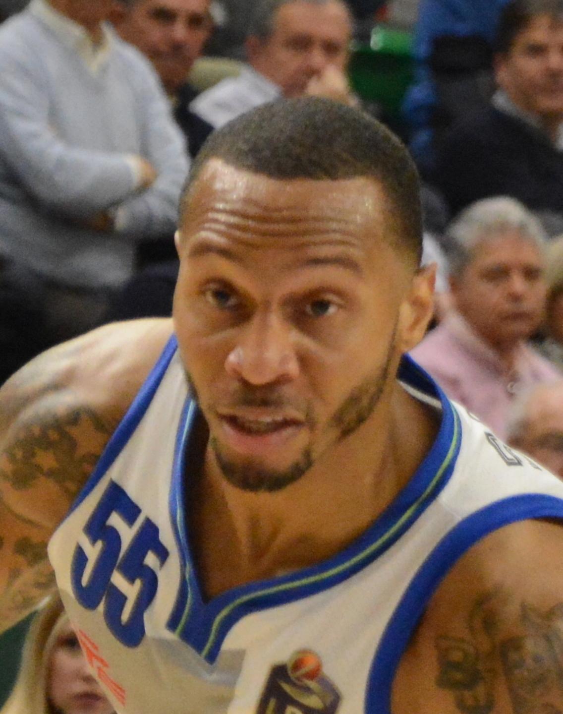La Dinamo ritrova il campo e il playmaker Jamie Smith 