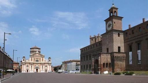 Prove di normalità A Carpi riaprono gli impianti sportivi e torna il mercato