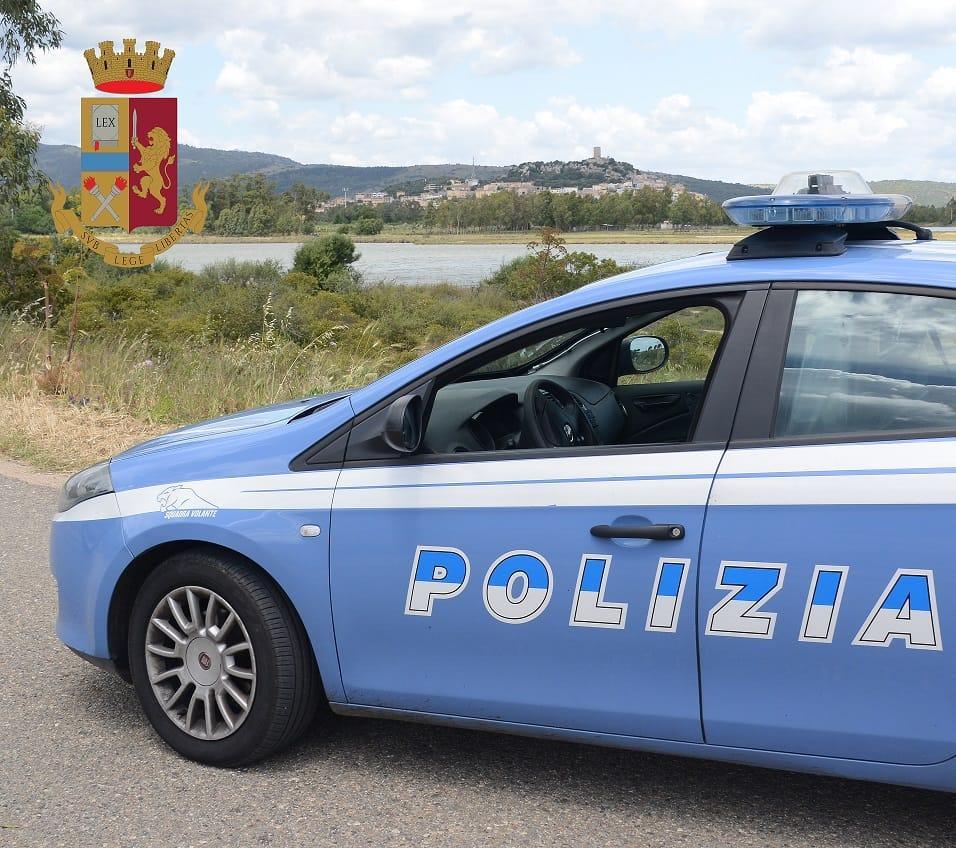 Orosei, rubano mille euro da un cambia monete e li spendono al night club
