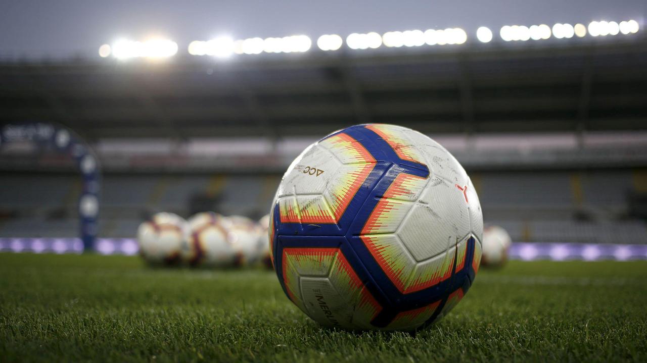La Federcalcio regionale ha decretato la sospensione per un mese di tutti i campionati dilettantistici