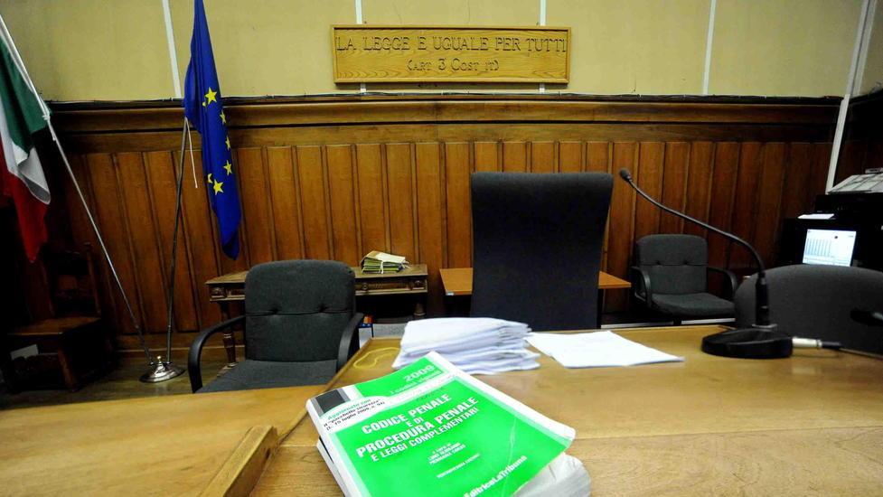 Perseguita per anni la moglie che lo ha lasciato: a giudizio