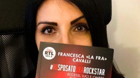 Francesca Cavalli ci racconta vita e drammi di dieci mogli rock