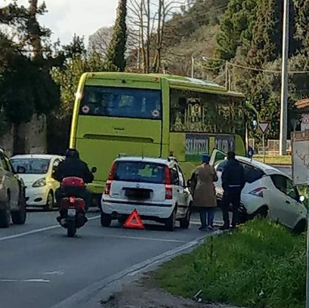Auto fuoristrada in località Dogana