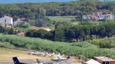 «In aereo a Pisa e Firenze con tariffe da traghetto»