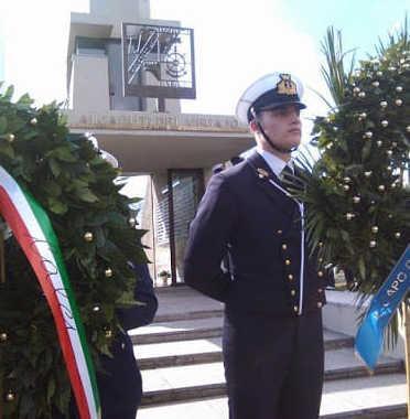 L’abbraccio di Calci alle famiglie dei caduti