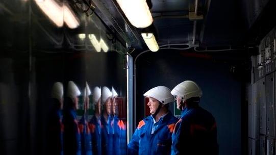 Lavori di riparazione dopo i danni per i fulmini