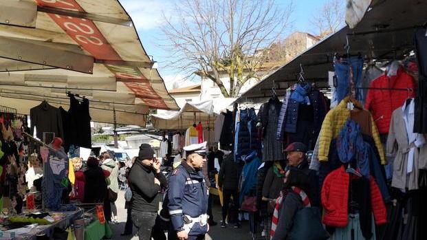Parte la raccolta differenziata anche al mercato