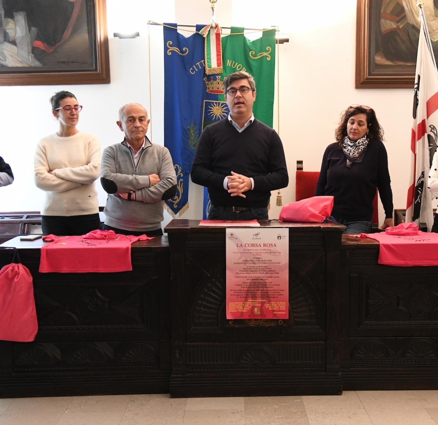 Corsa rosa, già venduti 2.500 kit della solidarietà 