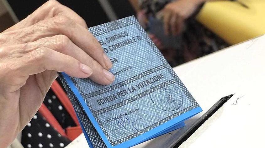 Ballottaggio Follonica, niente è deciso. Intanto, sì ai dispenser nei seggi