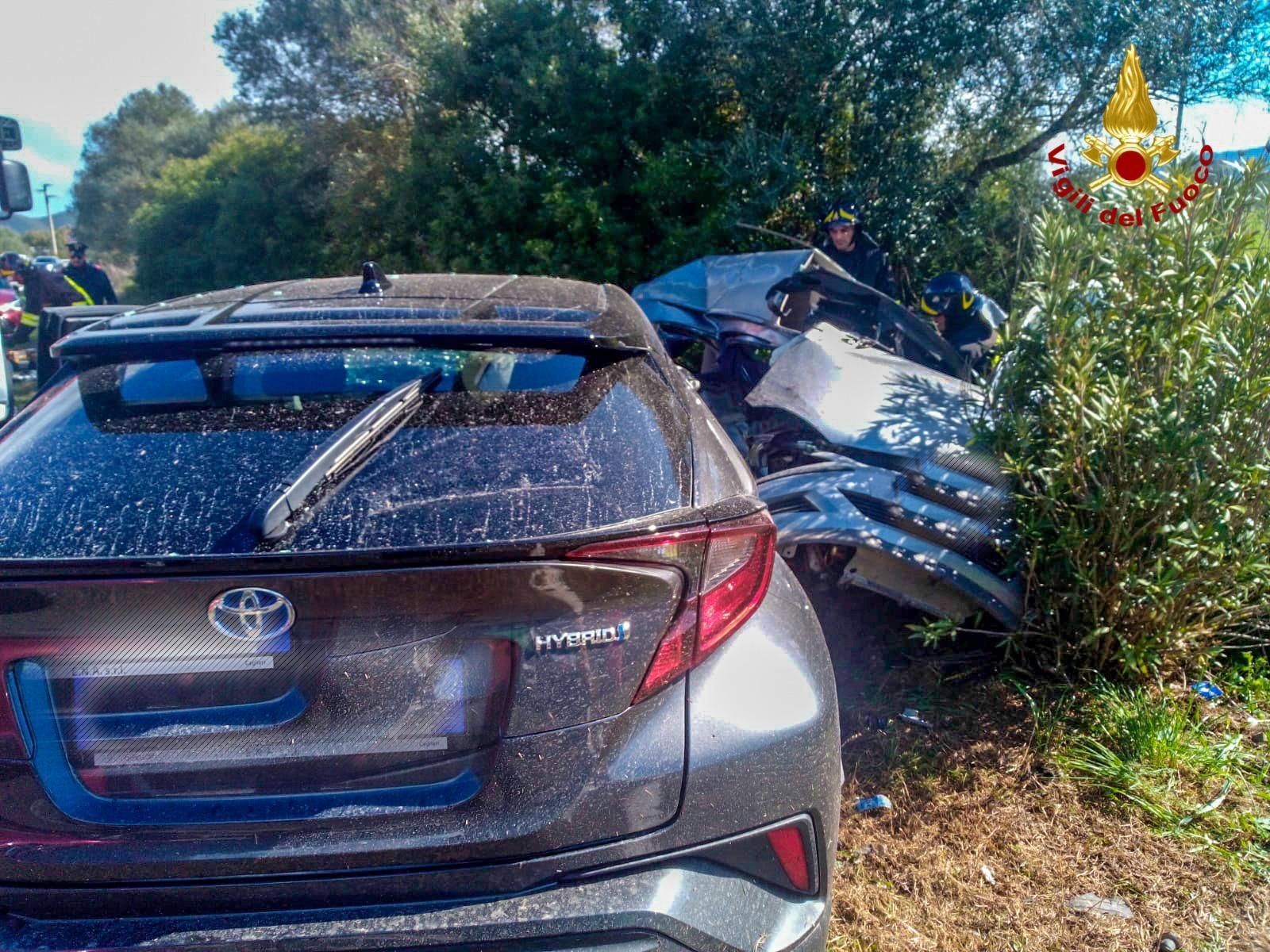 L'incidente sulla provinciale 2 per Siliqua (foto Mario Rosas)
