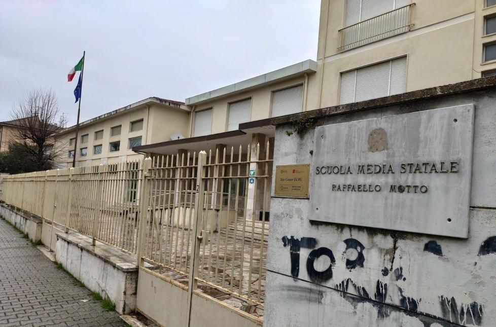 Le scuole si attrezzano con le lezioni a distanza 