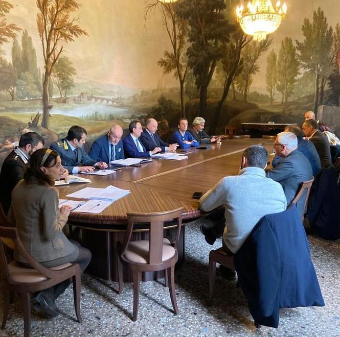 Riunione in prefettura con sindaci e istituzioni 