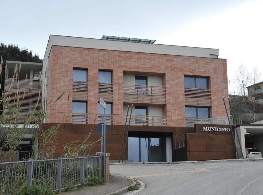Impianti sportivi chiusi Stop a teatri, cinema e agli eventi pubblici 