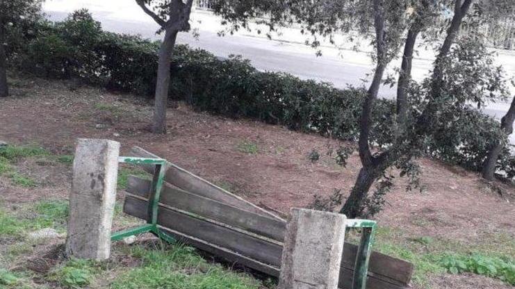 Vandali ancora in azione Dopo il campo da basket ora il parco di Ponente