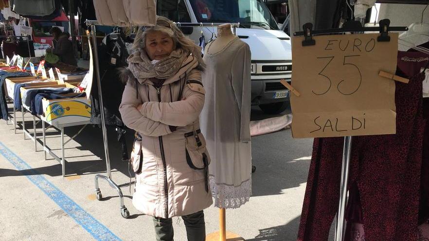 Banchi deserti e incassi ridotti a un terzo La paura ha svuotato anche il mercato