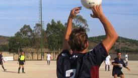 Anche in Sardegna il pallone si ferma per due settimane 
