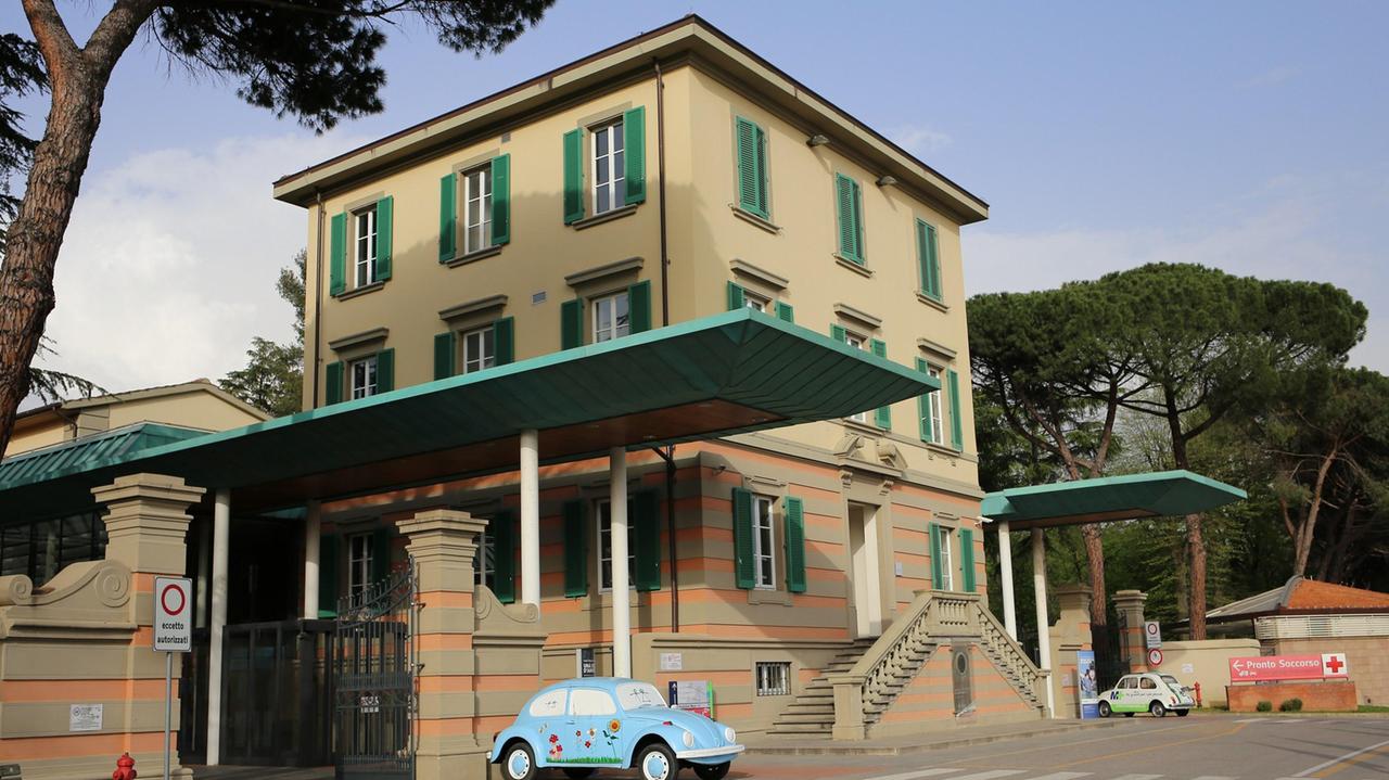 L'ingresso dell'ospedale pediatrico Meyer di Firenze