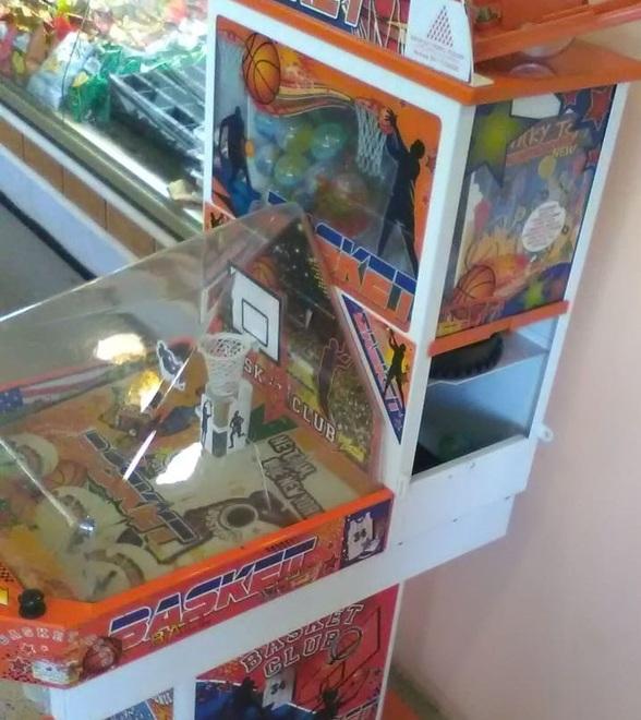 Un gioco per i bambini distrutto