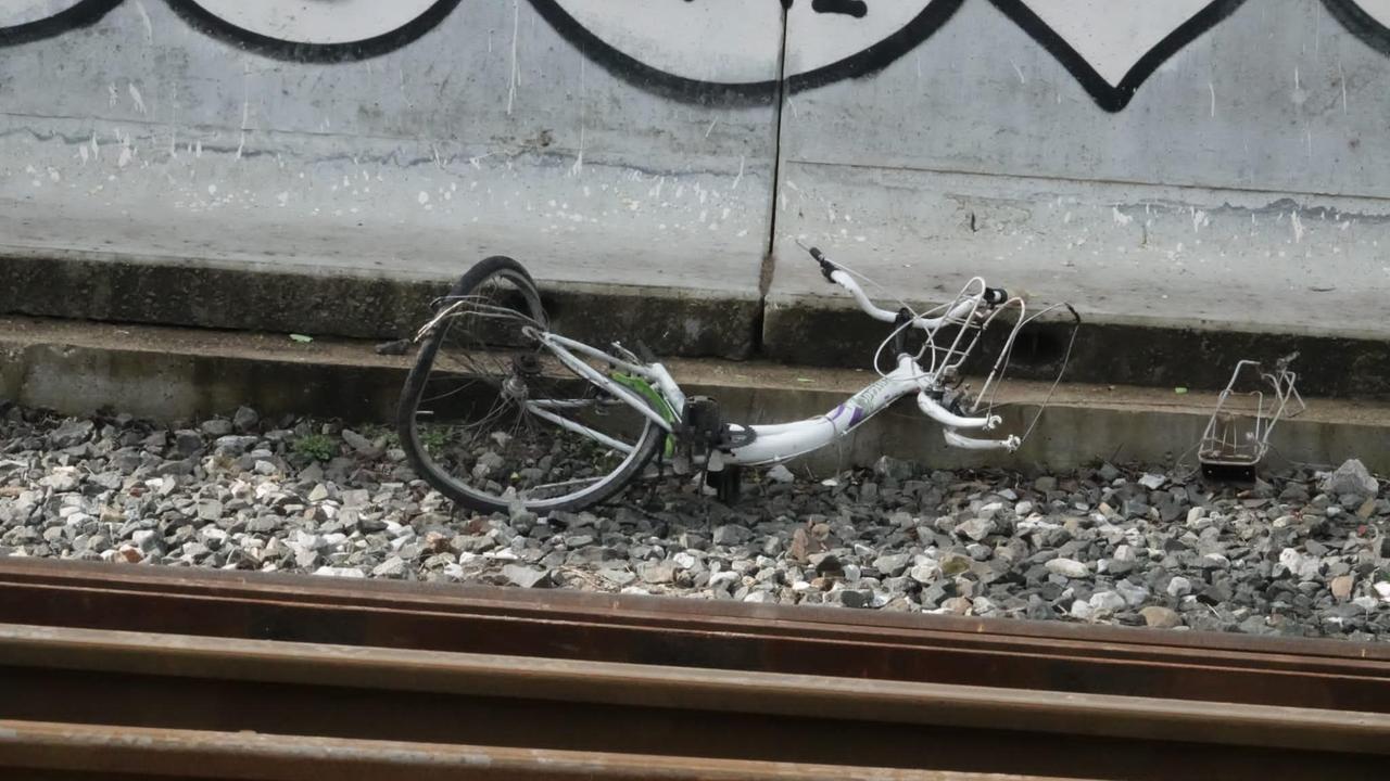 Anziano investito e ucciso da un Frecciabianca sui binari a Torre del Lago
