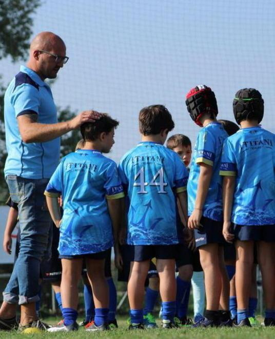 La punizione per la marachella? Pulire la sede della squadra 