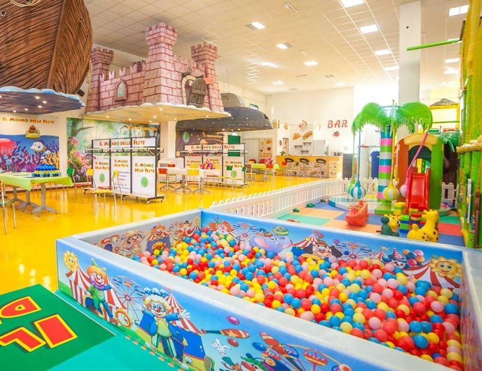 I gonfiabili chiudono o dimezzano gli ingressi 