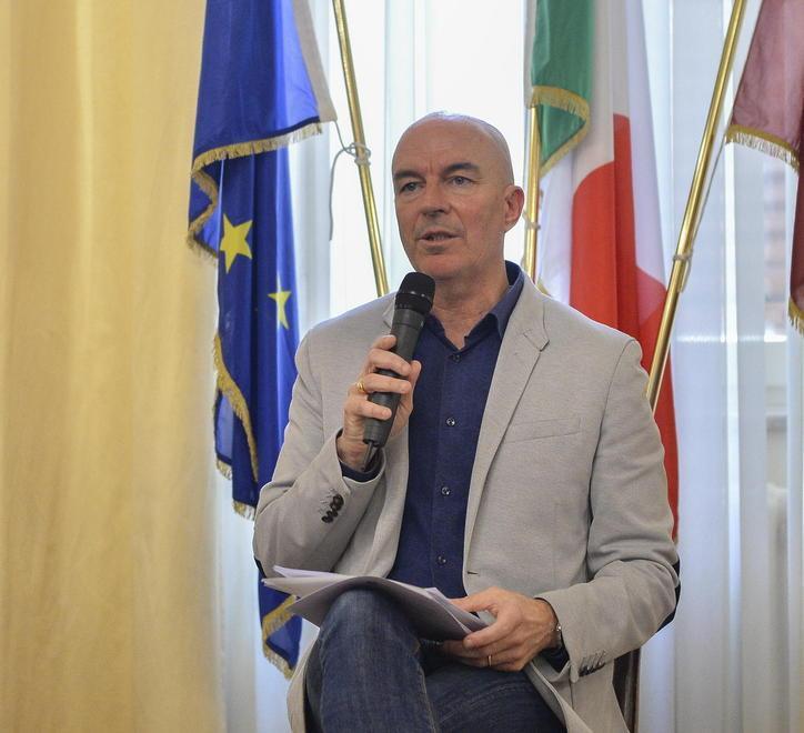 Il sindaco Luca Salvetti durante la conferenza stampa in Comune (foto Andrea Masini/Marzi)