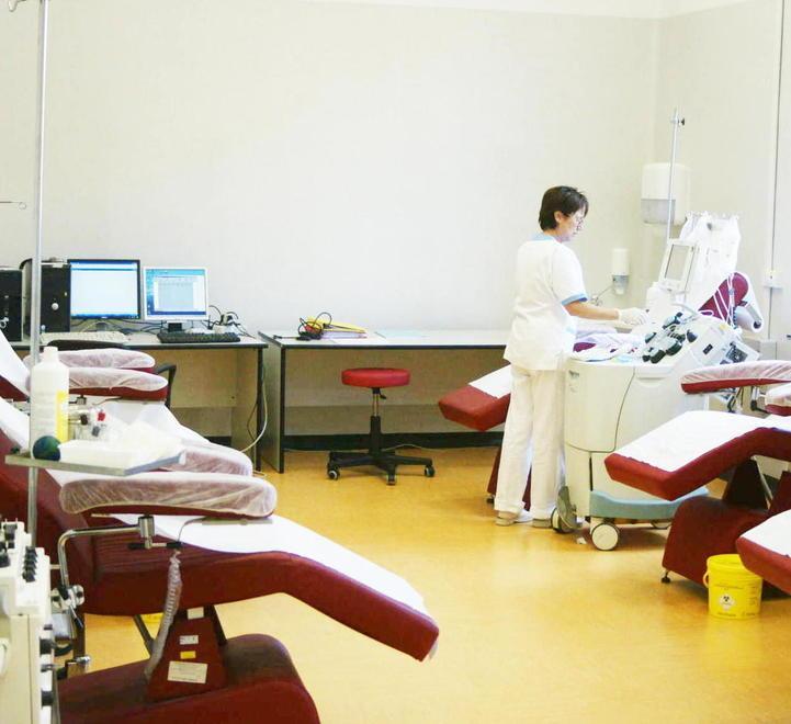 Calano le donazioni di sangue e plasma «La situazione è seria» 