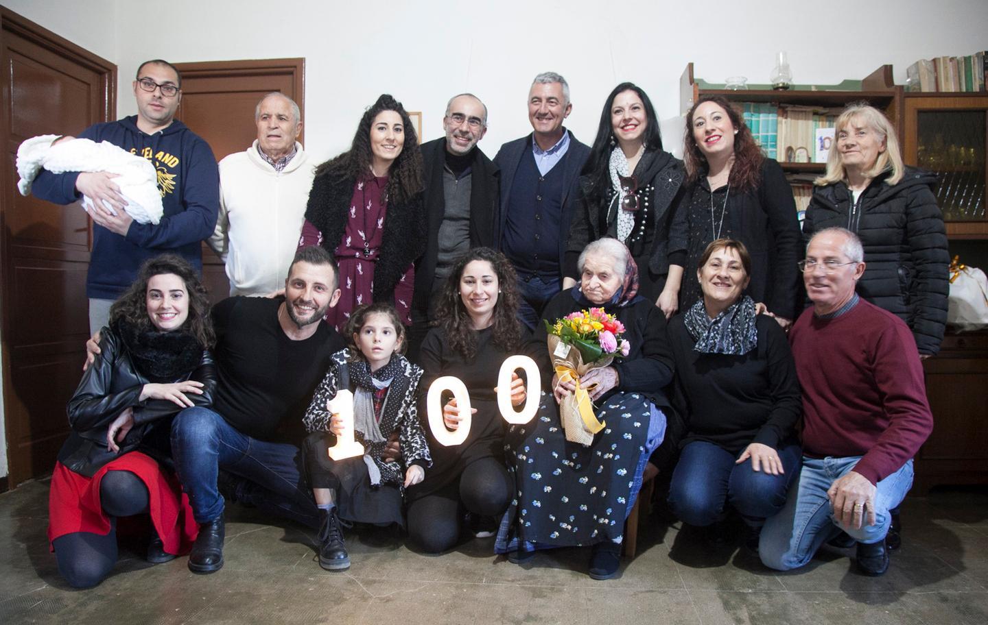 Zia Vittoria spegne cento candeline 