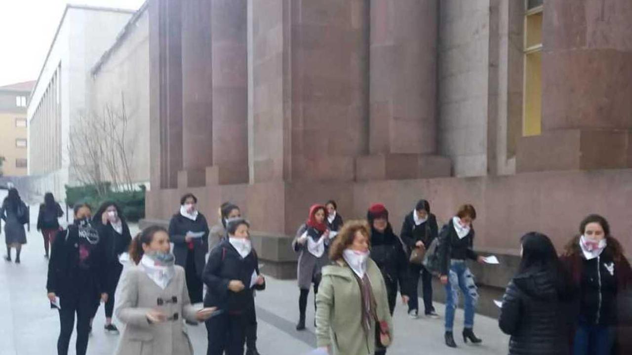 Flash mob al tribunale delle donne di “Chile in Sardegna”