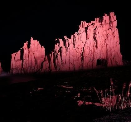 Luce e reti nuove per Rocce rosse 