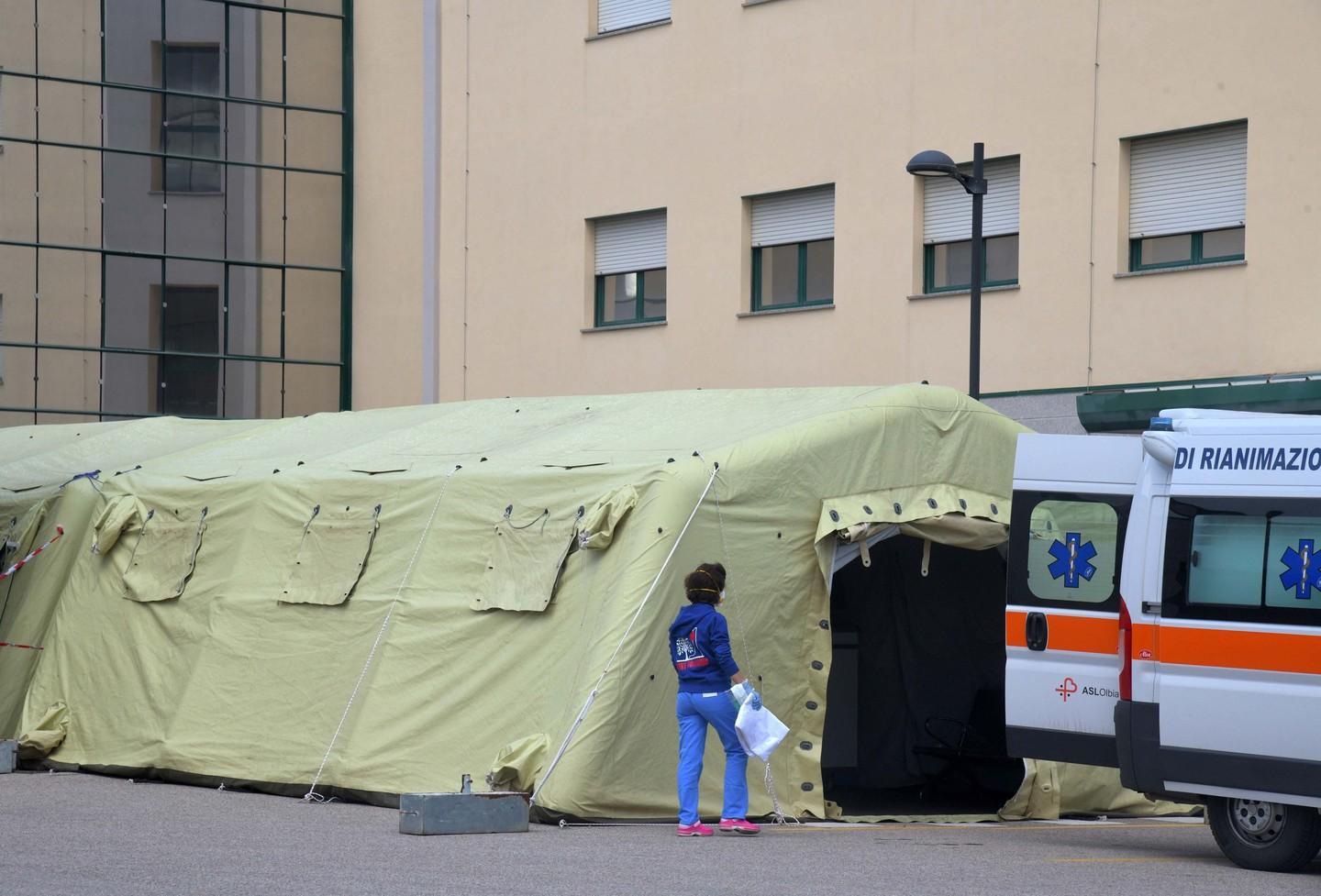 Tende attrezzate: operative da 48 ore 