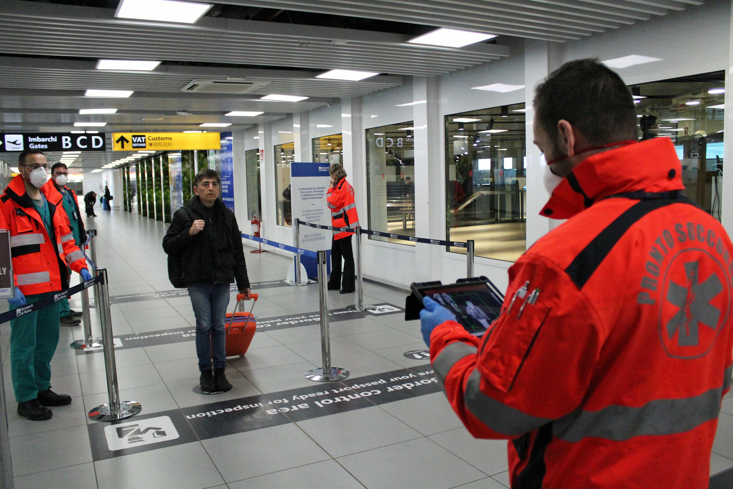Controlli all'aeroporto di Fiumicino