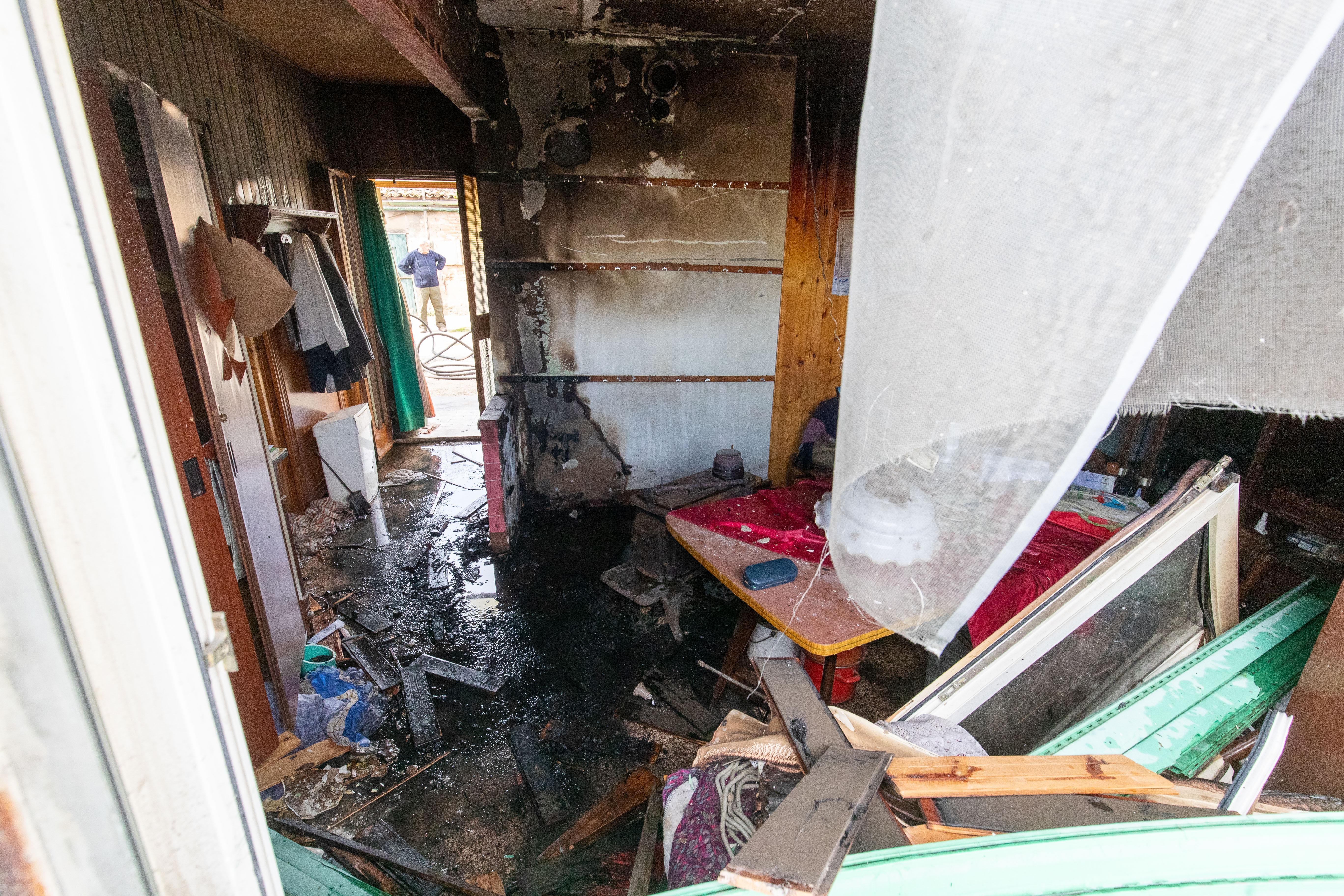 Ospital Monacale, casa divorata dalle fiamme: due animali morti, illesi gli occupanti