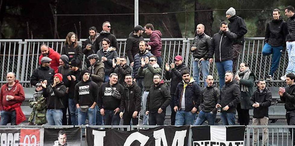 La lettera dei tifosi: «Domenica brutta, il pensiero ai medici che lottano in corsia»