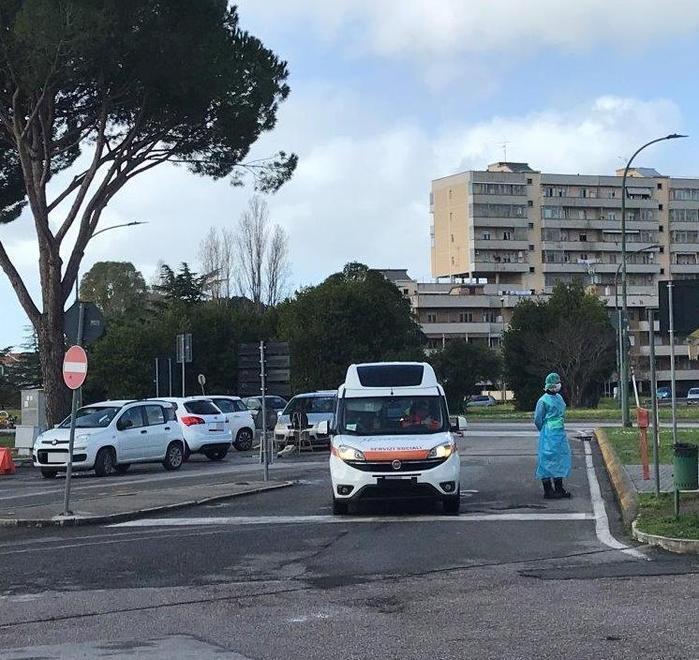 Un altro tampone positivo, ma è un rebus Per la Regione sono quattro, per l’Asl tre 