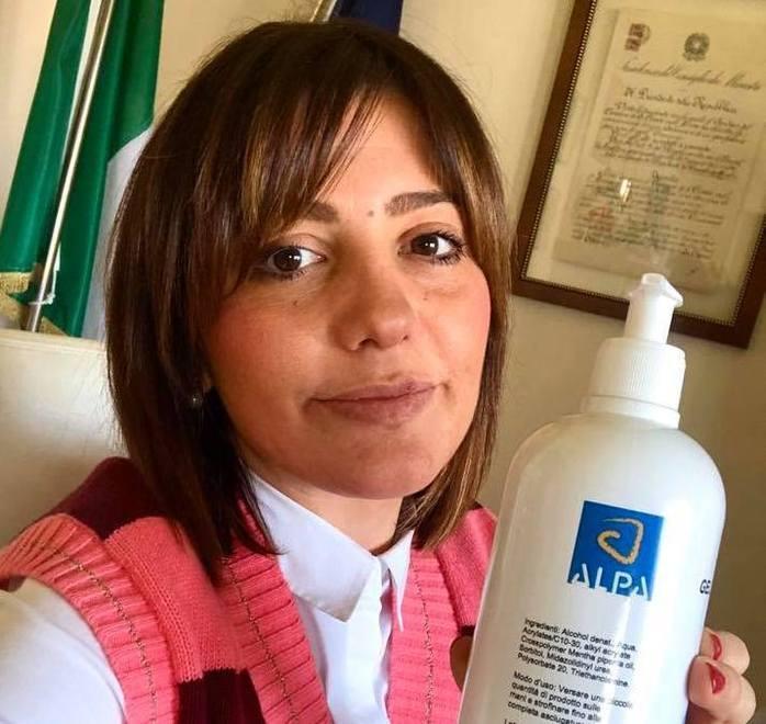 Azienda dona gel igienizzante per uffici pubblici e associazioni 