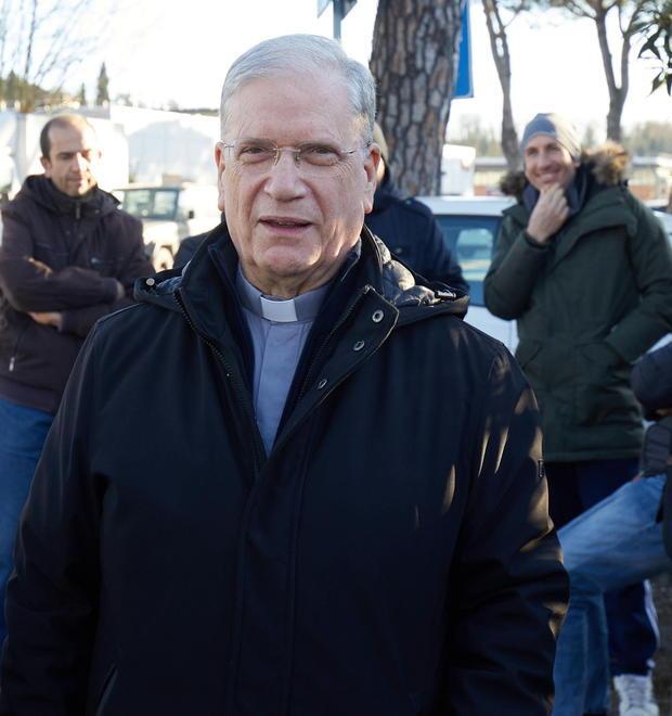 La Diocesi: «Stop alle messe ed ai funerali» 